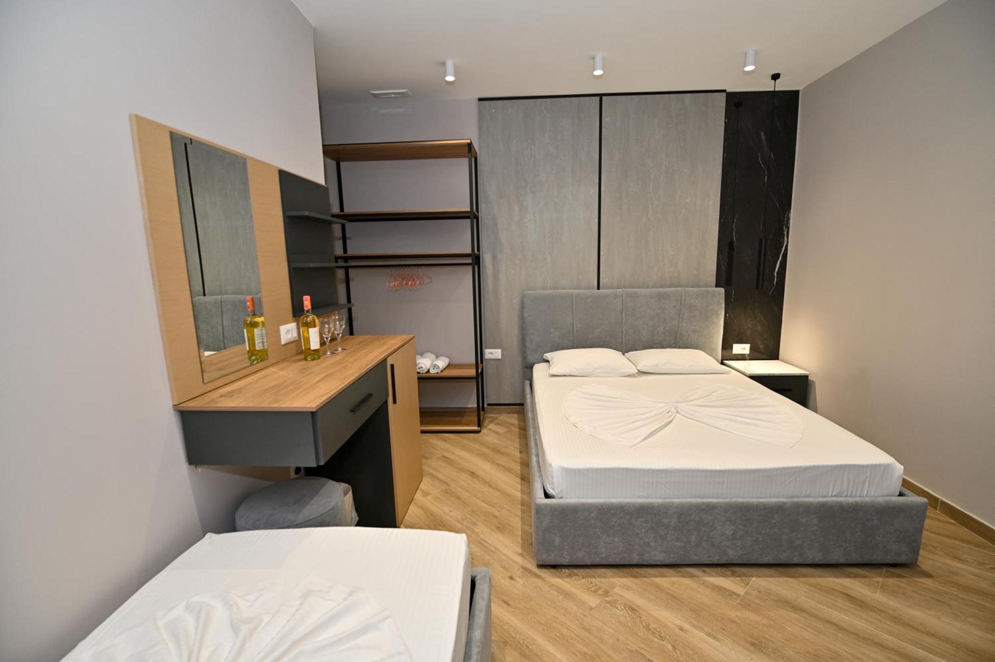 Monduro Hotel Durrës Eksteriør billede