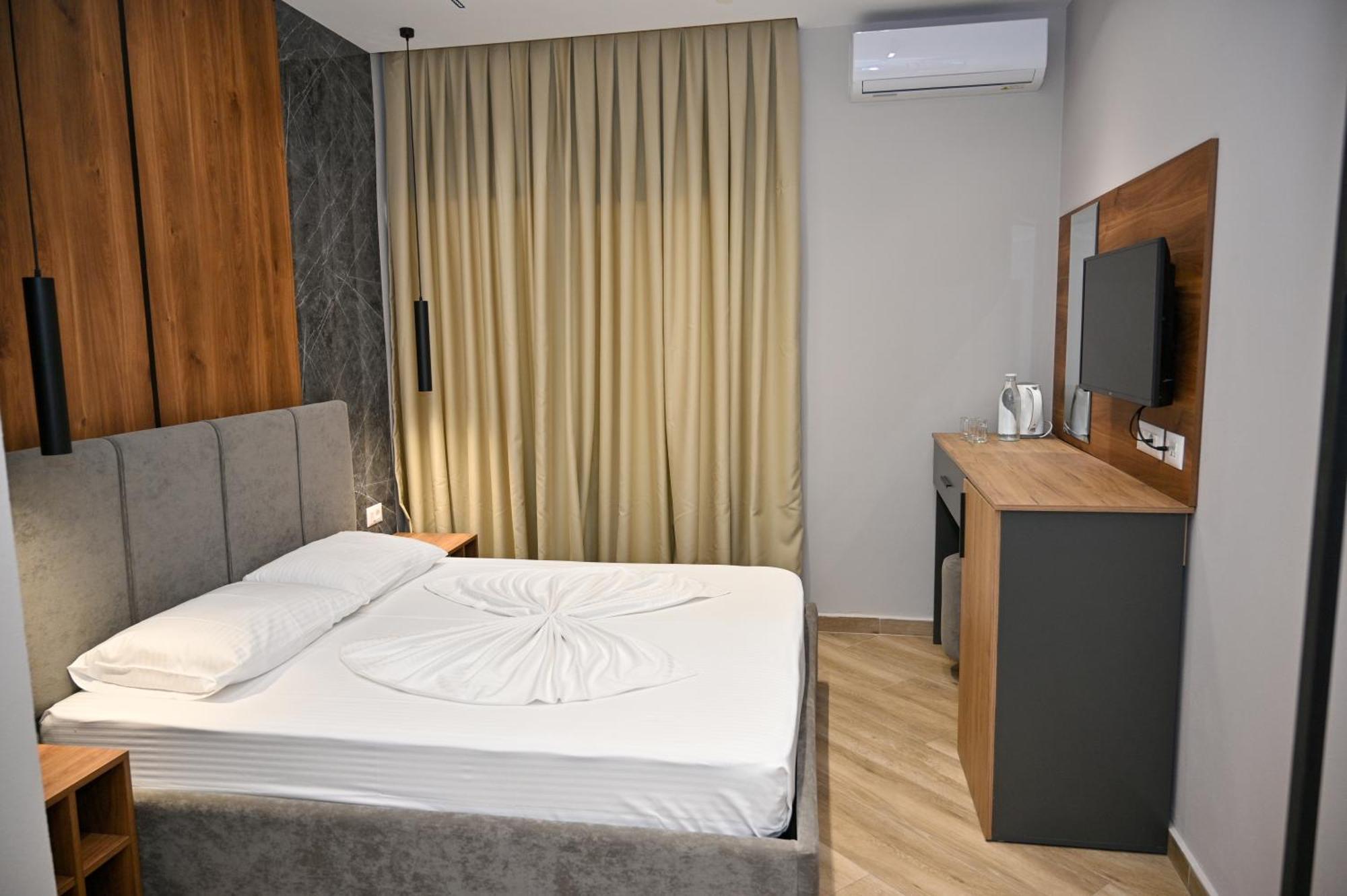 Monduro Hotel Durrës Eksteriør billede
